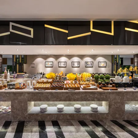 Crystal Hotel· Panjinwenlv International City
