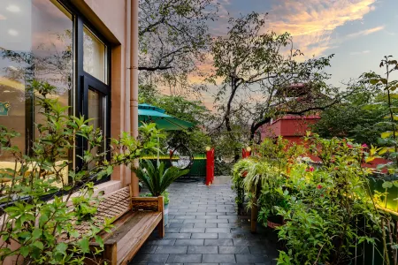 Flower Inn Hotel Отели рядом с достопримечательностью «Changping Duijiuyu Natural Scenic Resort»