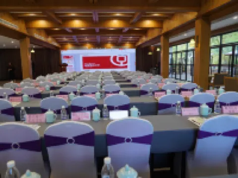 Floral Hotel·Longquan Hongdoulin Hotel (Longquan City Branch) Hotels in Longquan