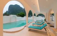 Yangshuo MINOS Hote/ Catton Castle Hotel (Yulong River Ten-Mile Gallery) - Private Pool