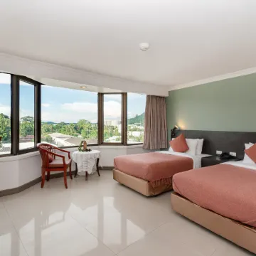 I Pavilion Hotel Phuket Отели рядом с достопримечательностью «Холм Ранг Хилл»