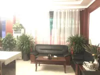 Linquan Love Apartment Hotel