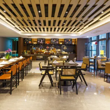 UrCove By Hyatt Shenzhen Futian CBD Отели рядом с достопримечательностью «Библиотекам Шэньчжэнь»