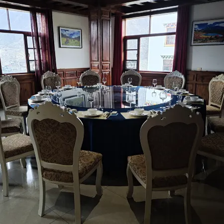 Derong Acun · Yunshu Chinese Inn