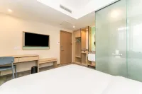 Glad Hotel (Qingdao North Station Branch) Hotel in zona South Korea Folk Custom Street