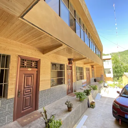 Yuchang Rongju Mountain Villa