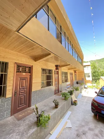 Yuchang Rongju Mountain Villa