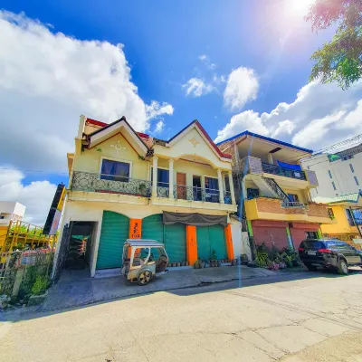 卡提克蘭港附近RedDoorz Caticlan Jetty Port附近的飯店