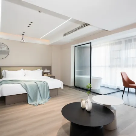 Burton Hotel (Xinyang High-speed Railway East Station)