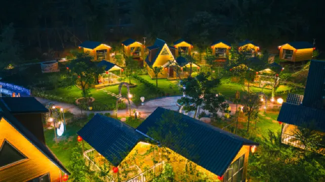 清遠小華山花間閑度民宿