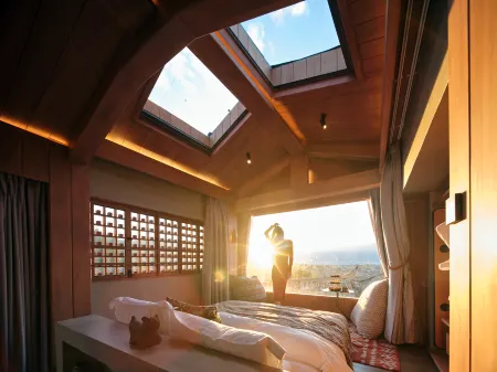 PARALLOGE(Lijiang Ancient Town Dashuiche Store) Отели рядом с достопримечательностью «Nine-Tripod Dragon Pond»