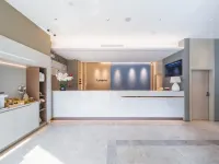 Home·NEO Hotel (Guangzhou Exhibition Center Pazhou Metro Station) Hotels near Canton Fair