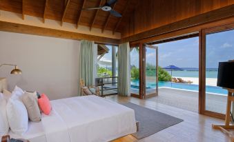 Emerald Faarufushi Resort & Spa - Deluxe All Inclusive