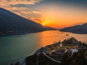 overnight in wushan