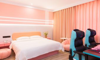 Jingmen Black Armor Gaming Hotel