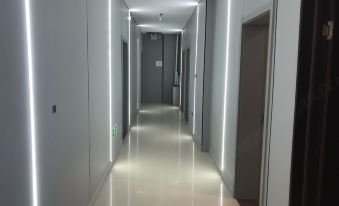 Crystal Hotel (People's Hospital)