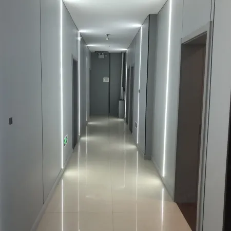 Crystal Hotel (People's Hospital)