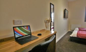 Central Hotel Gloucester by Roomsbooked