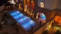 Kunming Sleeping Beauty Hotel (Dianchi Xishan Scenic Area)
