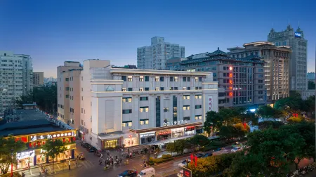 Elong ETANG Hotel (Xi'an Bell Tower Branch) Отели рядом с достопримечательностью «Yong Ning Gate»