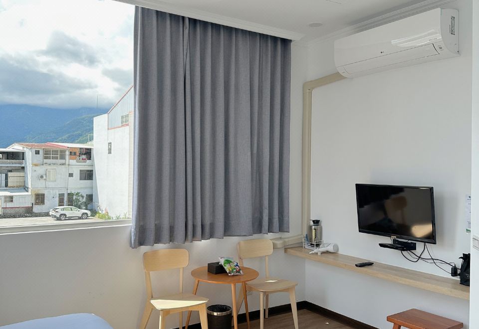 1. 오아시스 호텔..