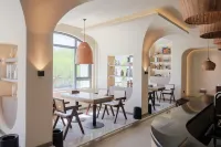 Yizhai Homestay (Luxun Former Residence Jindi Yintai City)
