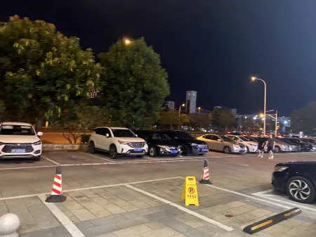 Jinghai Comfort International Hotel Apartment (Heyuan People's Hospital Branch) Отели рядом с достопримечательностью «Kejia Wenhua Gongyuan-Ximen Square»