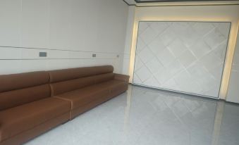 Fengxiang Grand Hotel