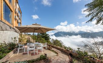 Yuanyang Liuyunge Chinese Inn (Duoyishu Scenic Area)