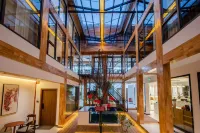 Shangri-La Yuemengyaju Homestay
