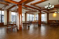 Laigu Glacier Yalasuo Homestay