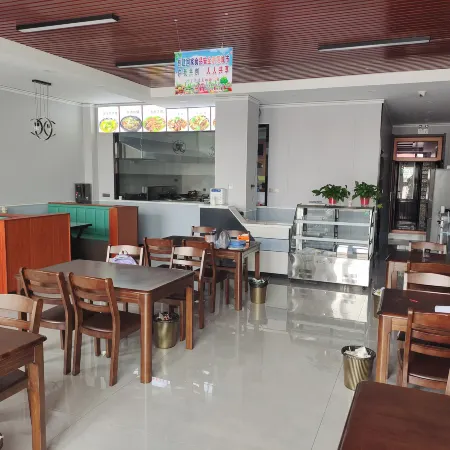 Tongxin Yuelai Business Hotel
