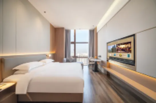 Homtel by Poltton（Maoming Railway Station）