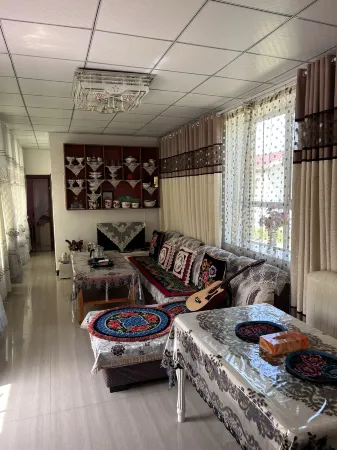 Yelamancun Guxiang Quannongjia