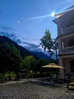 Heyu Huaxiang Homestay Hotels near Kangjiazhai Scenic Area