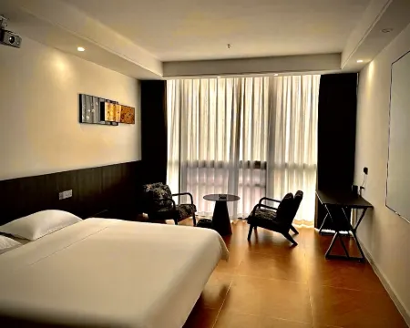 Xiaoshihou Homestay (Wanda Plaza) Hotel a Jingyang
