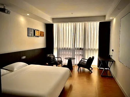 Xiaoshihou Hotel (Wanda Plaza) Отели рядом с достопримечательностью «Xi'an University of Technology College of Higher Science»