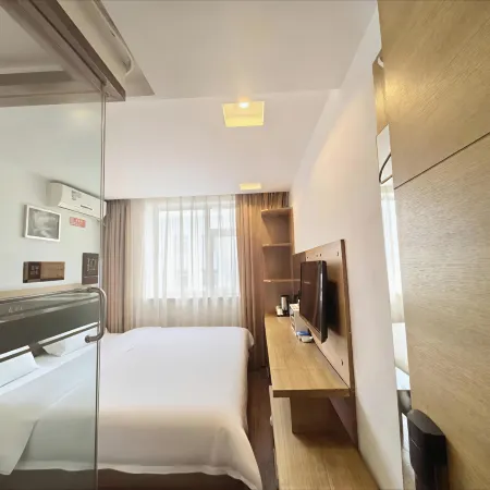 Jiatai Chain Business Hotel (Haicheng Traditional Chinese Medicine Hospital)