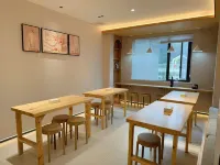 Liuhuxuan Hotel (Nantian Lake Scenic Area) - con vista montagne