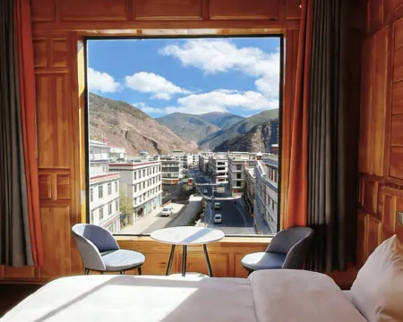 Jagyi Ludo Zangshijia Hoteles en Daocheng