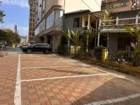 Longmen Wuzhou Hotel - Bãi đậu xe