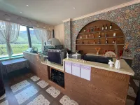 在山也·SANYEL拾光映月一畝三分地草原全景美宿（那拉提景區店） - 酒吧