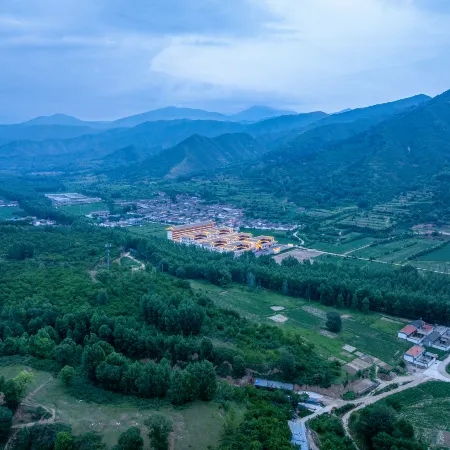 Wutai Mountain Quadrangle Inn Hotel