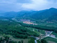 Wutai Mountain Quadrangle Inn Hotel - parking