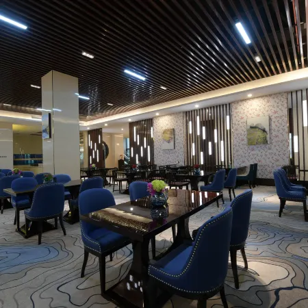 Yulong Hotel