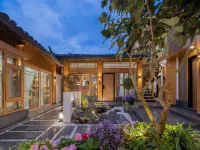 Shanyou Nanshe Luxury Guesthouse (Lijiang Old Town Dashuiche Sifang Street Store)