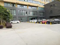 Huating·Aofeng Hotel (Pingyang Railway Station Yintai City Branch)