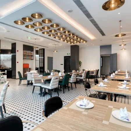 City Select Hotel (Jurong Jiangsu Agricultural and Forestry College Huayang Subway Station)