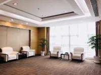 Luxury Blue Horizon Hotel (Wuxi Huishan Wanda Plaza) - Mountain view