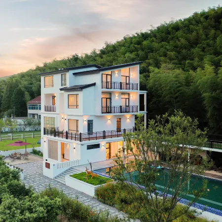 Tianyise·Changxing Bamboo Sea View Light Luxury Holiday Homestay